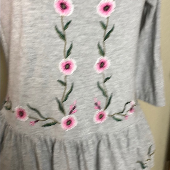 Embroidered Floral Top - Picture 2 of 3